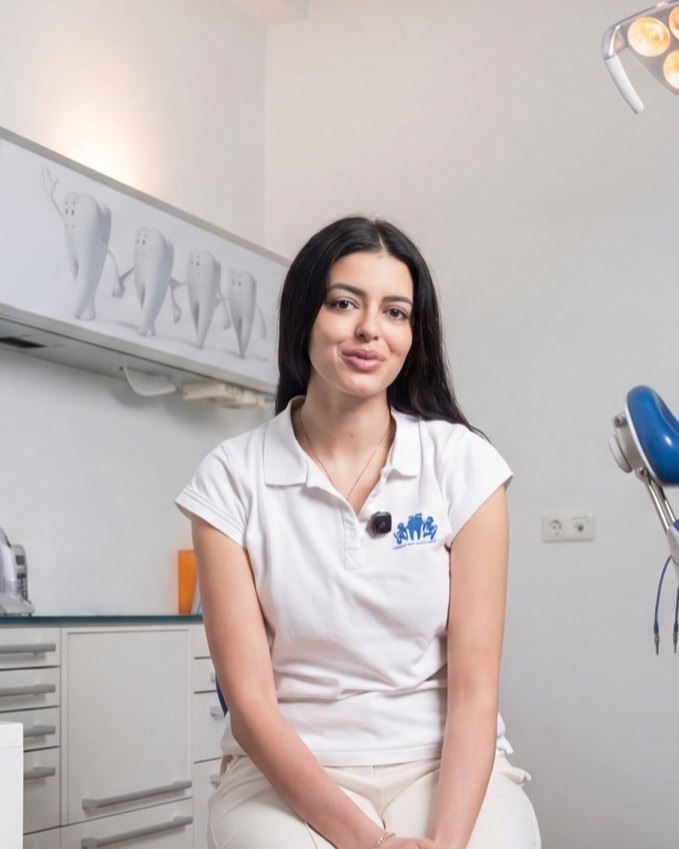 Porträt von Dr. med. dent. Dalia Milani, Zahnärztin in Wien